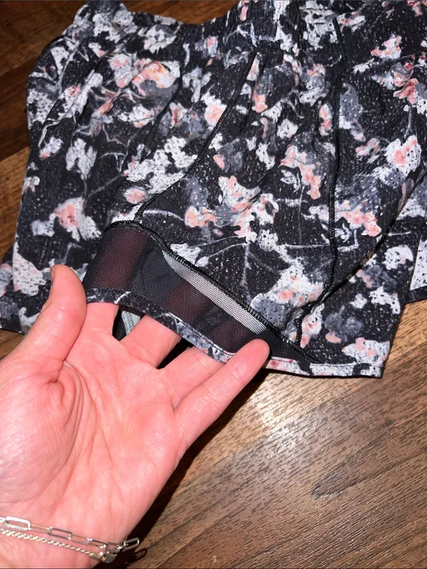 Lululemon Women's Black Floral Print Active Shorts - Lightweight Running Shorts size 4 - Image 4
