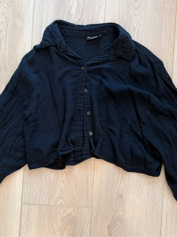 ASOS Cropped Black Button-Up Shirt - Image 2