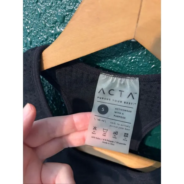 Acta Black Sports Bra Sz Small Seamless - Image 2