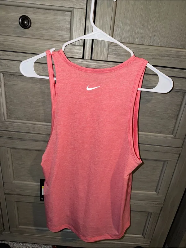 Nike Coral-Pink Athletic Tank Top - Image 4