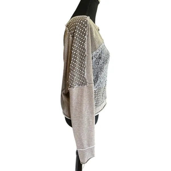 In Loom Taupe Bandana Patchwork Distressed Pullover L - Image 4