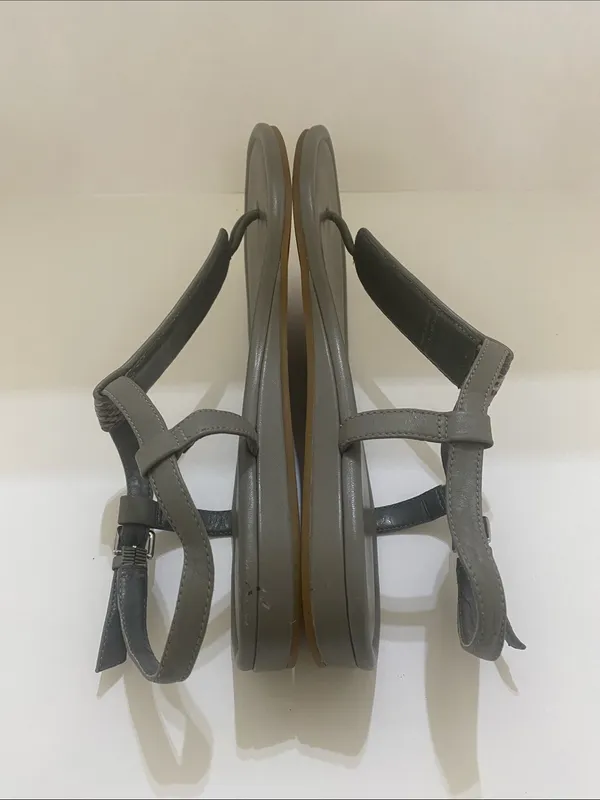 COLE HAAN Molly Flat Thong ll gray leather with snake skin pattern size 10 - Image 4