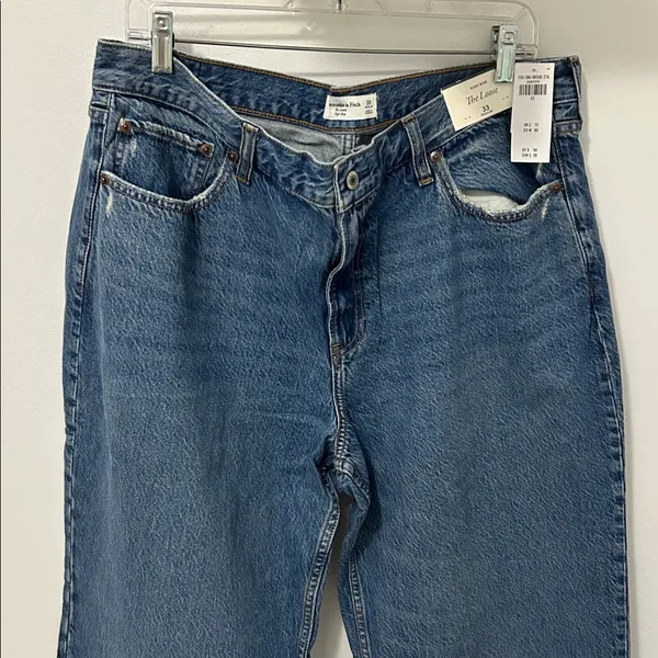 Abercrombie & Fitch High Rise The Loose Jeans - Image 8