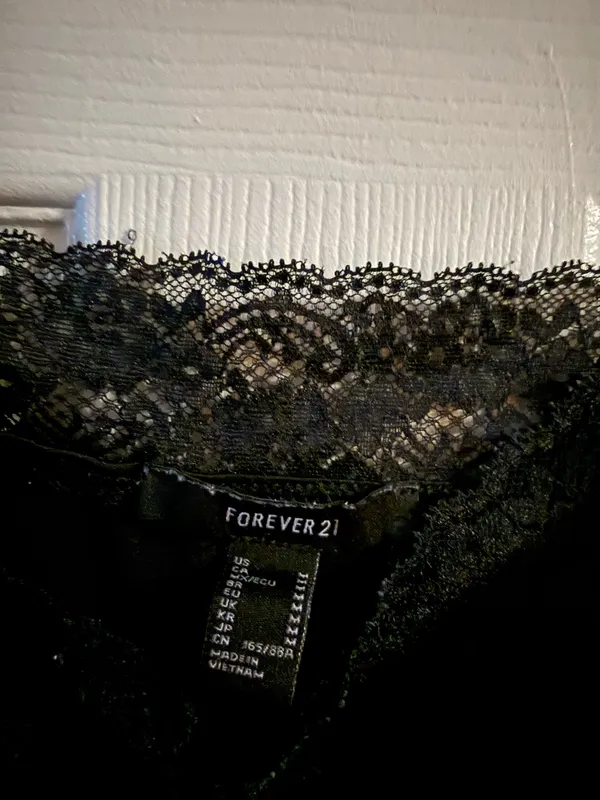 Forever 21 Black Crop Tank Lace M - Image 4