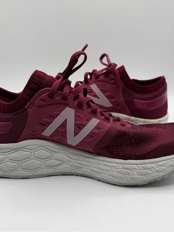 New Balance Fresh Foam Vongo v4 Womens 10 B Burgundy Stability Running Shoes - Image 5
