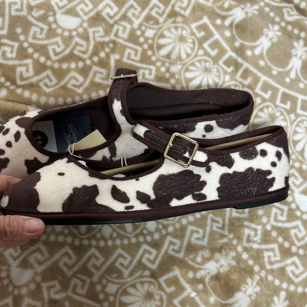 Universal Threads Brown and White Cow Print Flats - Image 8