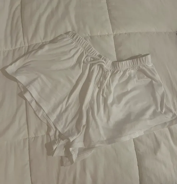 Brandy Melville White Flare Ruffle Flowy Summer Sleep Shorts Pajamas Pjs cozy Casual Comfortable - Image 2