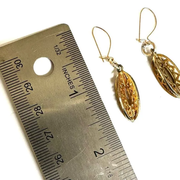 Gold tone vintage drop earrings - Image 6