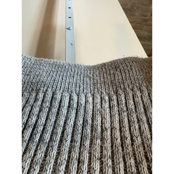 Urban Outfitters Grey Marled Ribbed Knit Cropped Crew Neck Sweater Womens Large - Image 4