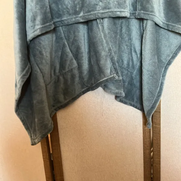FINAL MARKDOWN Plush Gray wrap osfm - Image 8