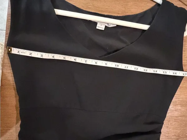 Diane von Furstenberg DVF Black Ruched Draped Sheath Dress V Neck Work 6 - Image 4