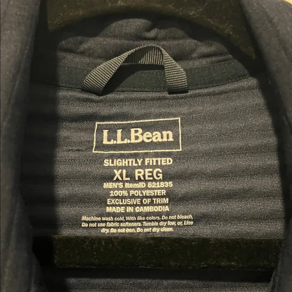L.L. Bean Dark Blue Quilted Pullover with Emblem 3 - Image 2