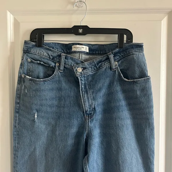 Abercrombie & Fitch Ultra High Rise 90s Straight Jean 32\14 - Image 2