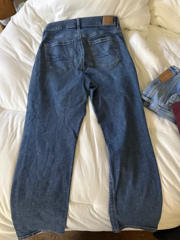 American Eagle Mom Jeans - Image 3