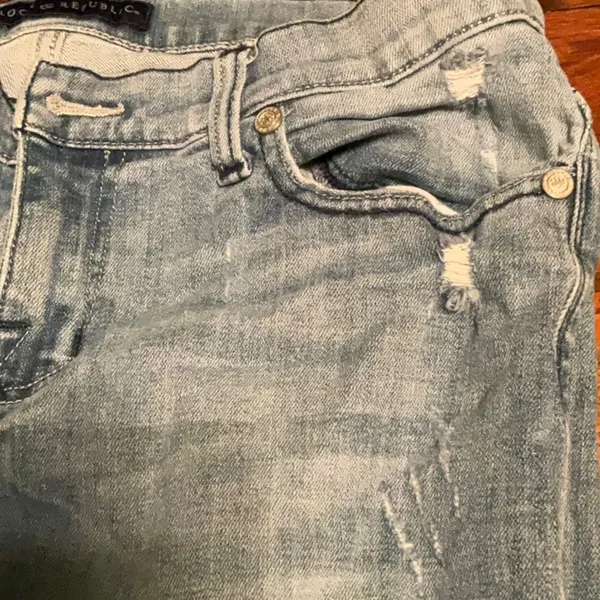 Rock & Republic Kasandra Embellished Light-Wash Flare Jeans Sz. 12 - Image 4