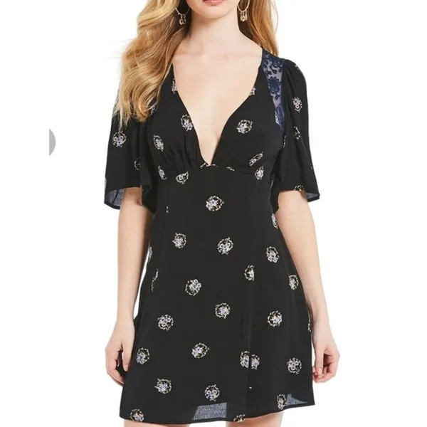 Free People Mockingbird Black Floral Deep V-Neck Open-Back Lace Mini Dress Sz 2 - Image 11