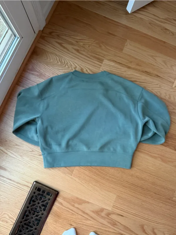 Lululemon Softstreme Perfectly Oversized Cropped Crew Green Size 4 As-Is Stains - Image 6