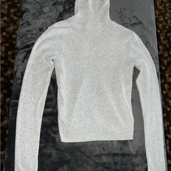 Brandy‎ Melville grey sweater - Image 4