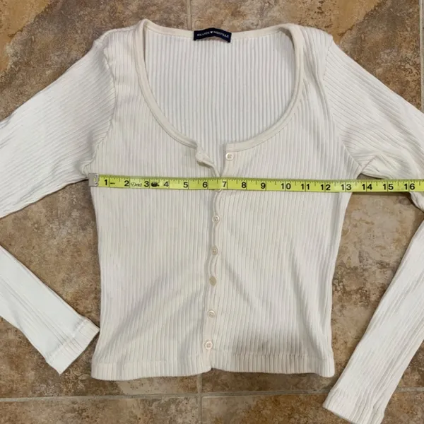 Brandy Melville Cream / White Metallic Henley Sweater Cardigan - Image 4
