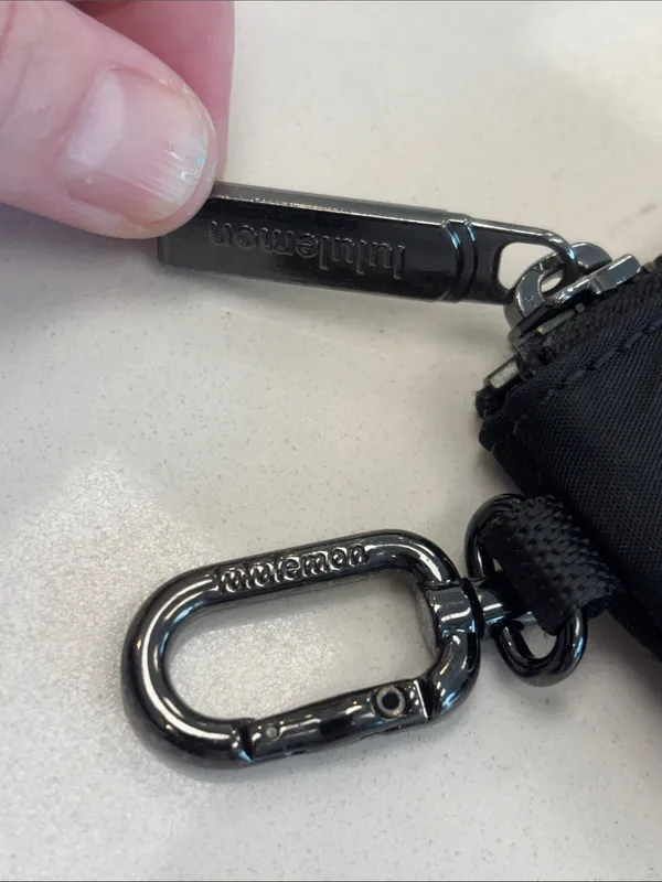 Lululemon Clippable Card Pouch - Image 3
