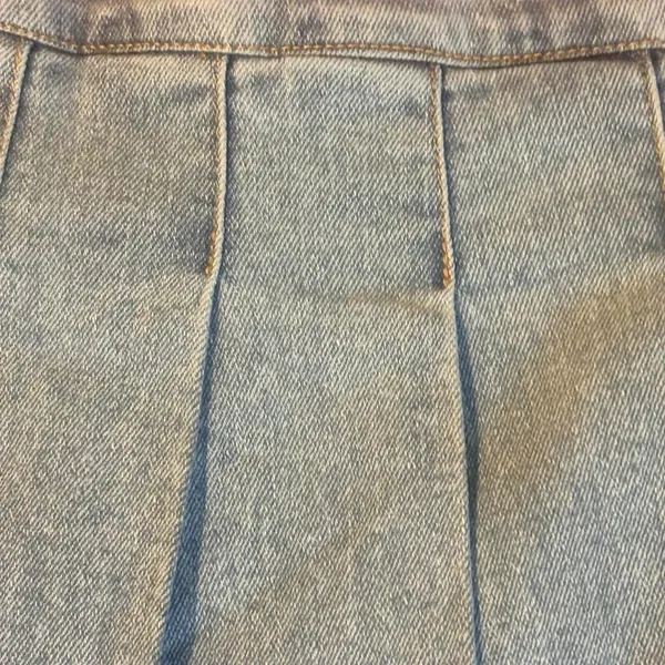 Light Blue Pleated Mini Denim Skirt with undershorts Sz M - Image 3