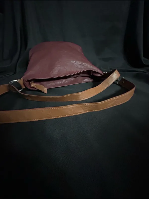 Rosetti Women’s Soft Leather Burgundy & Tan Multi-Pocket Hobo Satchel Bag Purse - Image 10