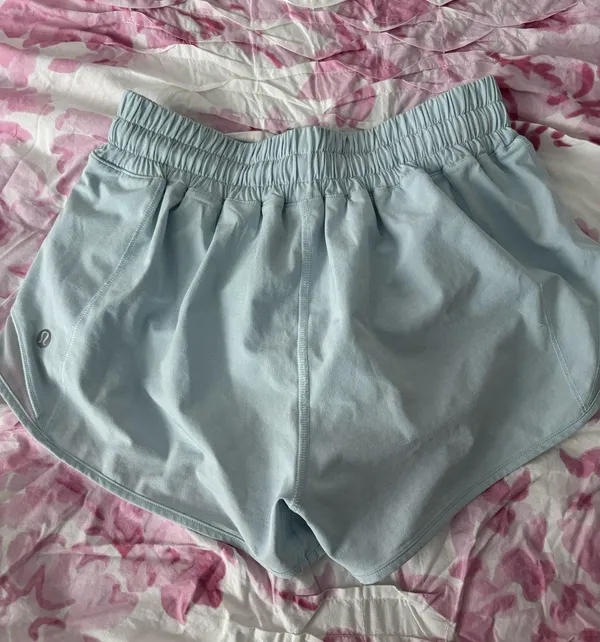 Lululemon Hotty Hot 2.5" - Image 2
