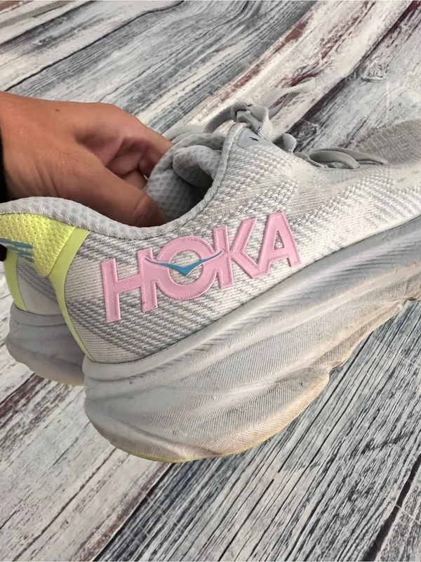HOKA Clifton 9 Women's Light Blue Running Shoes with Pink Logo - Image 11