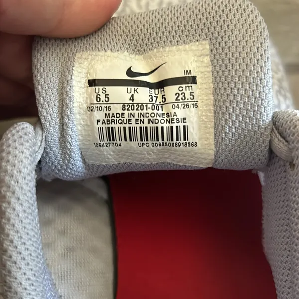 Nike gray sneakers - Image 7