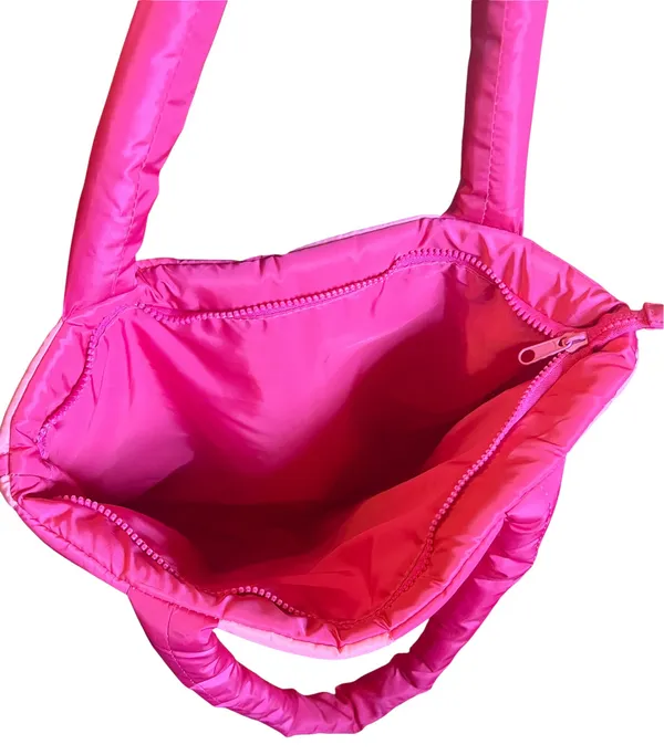 Benefit Quilted Lips Pout Puffer Pink Checkerboard Tote Bag Hearts NWOT - Image 2