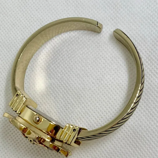 Vintage Gold Tone Enamel Poinsettia hidden face Cuff Style Watch 22mm running - Image 6