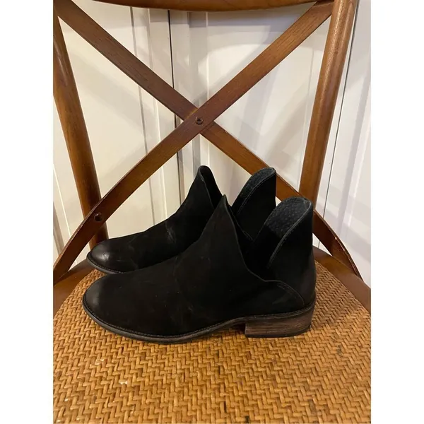 Steve Madden Willa suede booties size 7.5 - Image 4