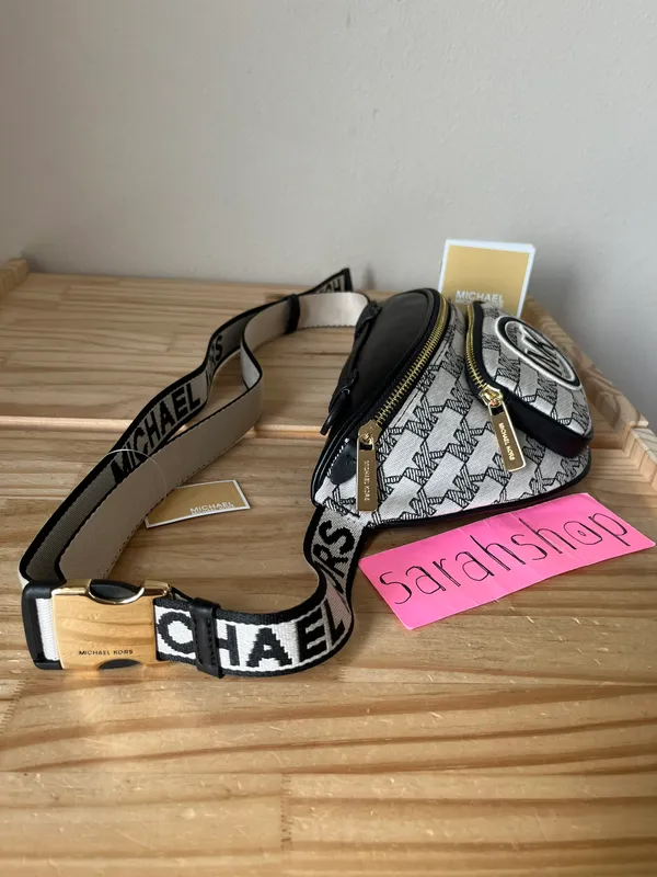 Michael Kors Belt Bag - Image 4