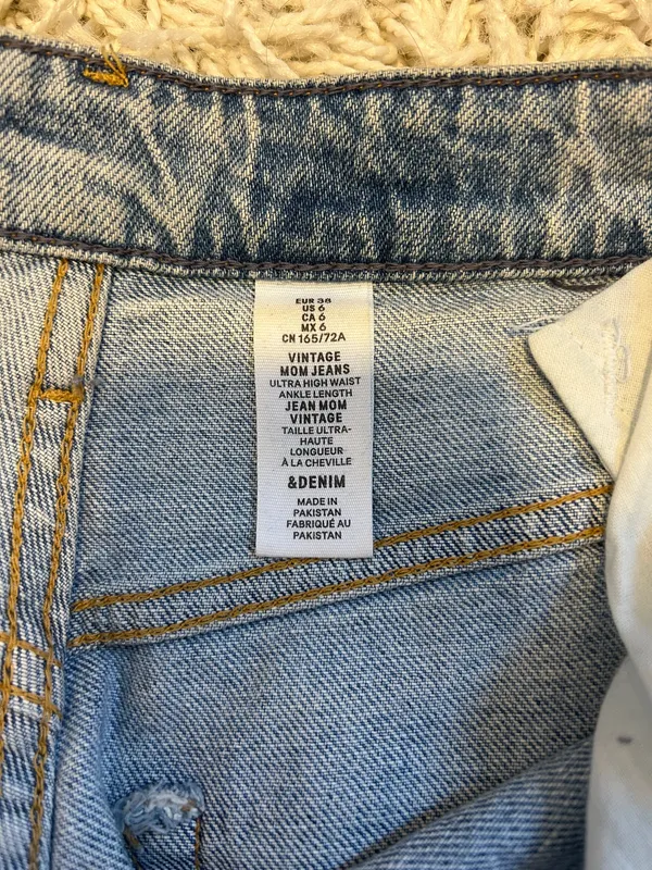 H&M Mom Jeans  - Image 2