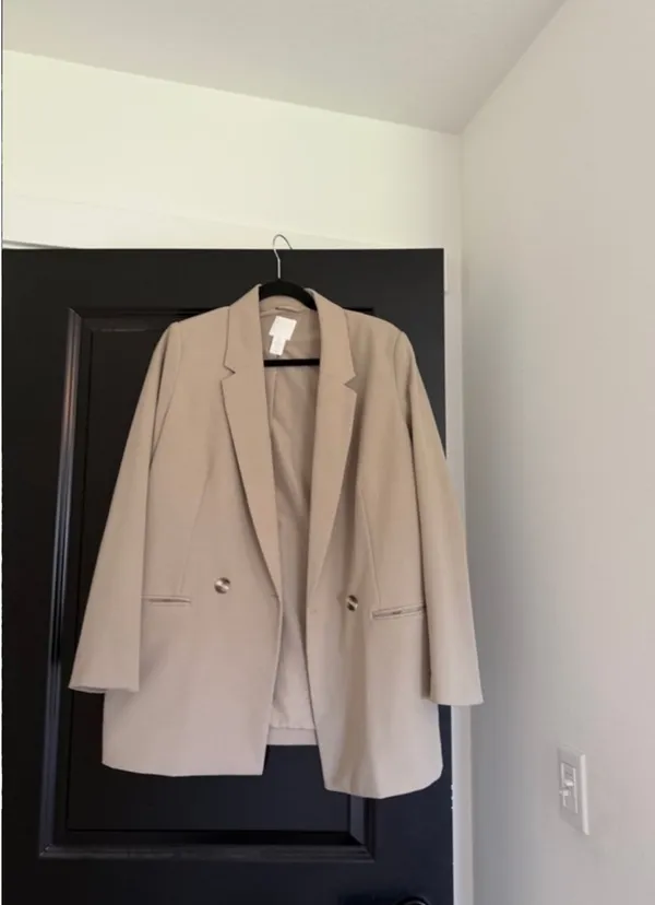 H&M beige double breasted oversized blazer  - Image 3