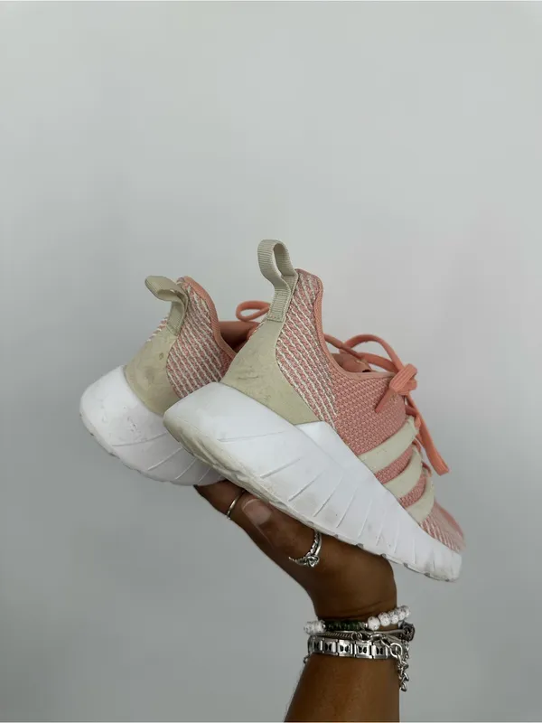 Adidas Women's Questar Flow Peach Running Shoes Size 7.5 - Image 5