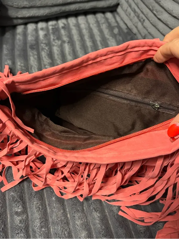 Source Unknown Fringed Shoulder Bag in Pink - Image 3
