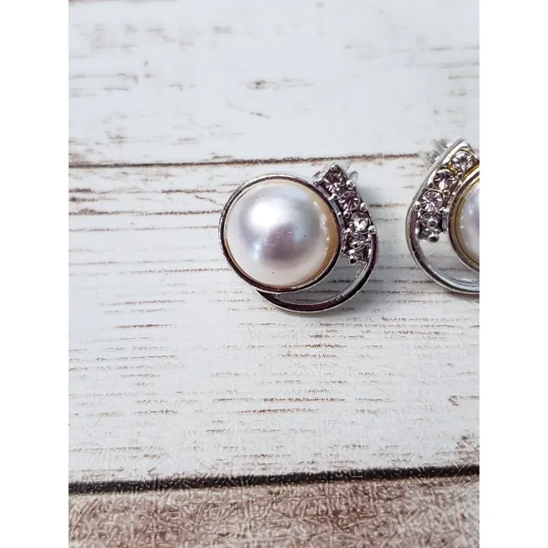 Vintage TJG Clip On Earrings - 5/8" Faux Pearl with Clear Gems Swirl - Image 8