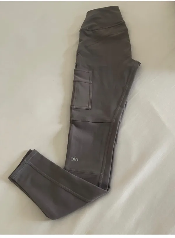 NEW Alo Yoga Moto Cargo Leggings - Dust Lavender/Slate Grey - Sz S (NWOT) - Image 5