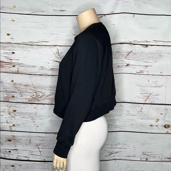 Nike Women's Plus Size 2X Black - White Logo Crewneck Crop Sweatshirt Top - Image 2