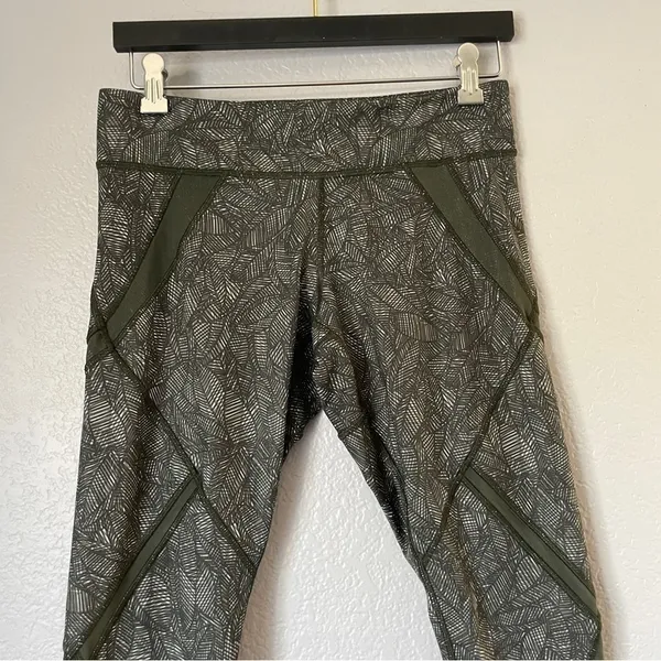 LULULEMON Cool To Street Crop Olive Green Palm - Image 4