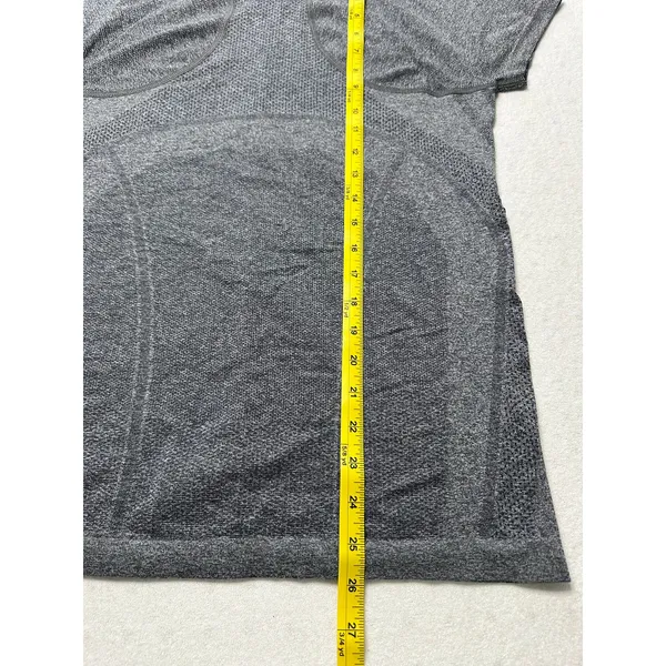 Athleta Gray Seamless Athletic Short Sleeve Top - Image 5