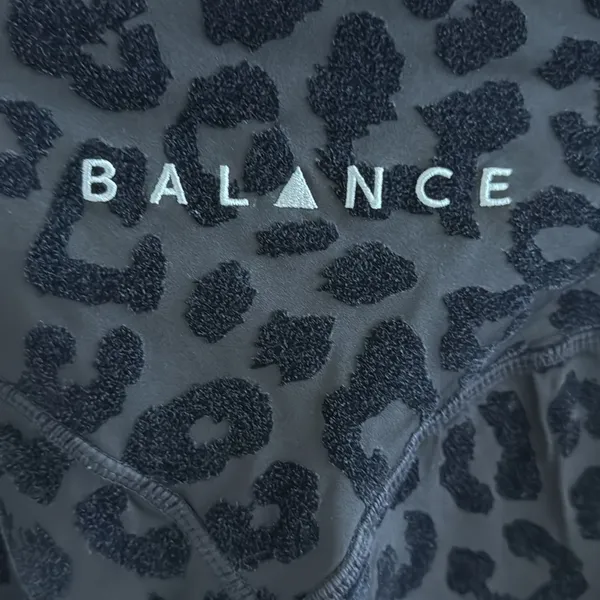 Balance Athletica Vitality High Rise Kingdom Leggings Panther Black Velvet M - Image 9