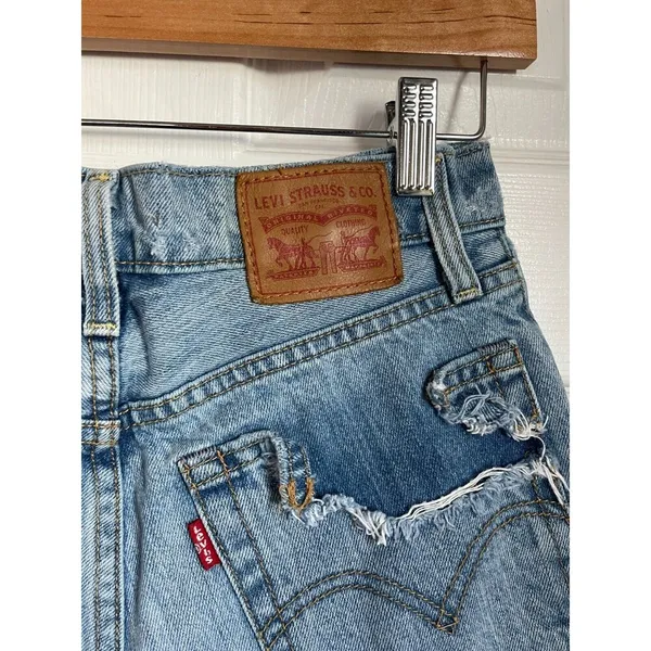 Levi's Premium Denim 100% Cotton Wedgie Shorts Snooze You Loose Distressed 26 - Image 4