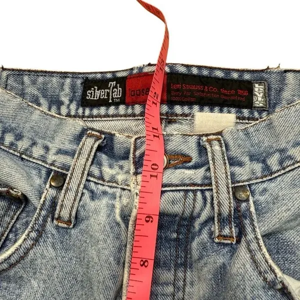90s Vintage Women’s Levi’s Silver Tab straight leg blue jeans Thrashed Size 26 - Image 3