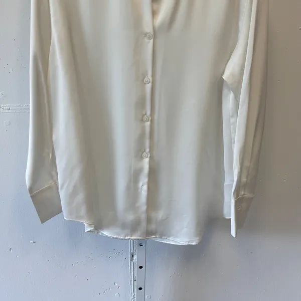 Uniqlo Womens Satin Long Sleeve Button Down Blouse Cream Off White 461887 Small - Image 4