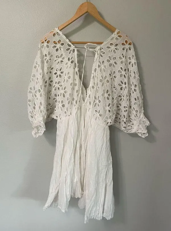 Free People White Dress Size Medium - Image 2
