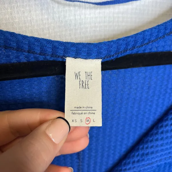 We The Free Royal Blue Waffle Knit Bell‎ Sleeve V Neck Raw Hem Top Size M - Image 5