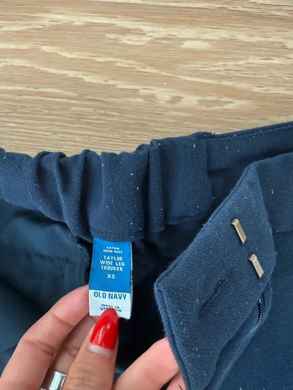 Old Navy Trousers - Image 2