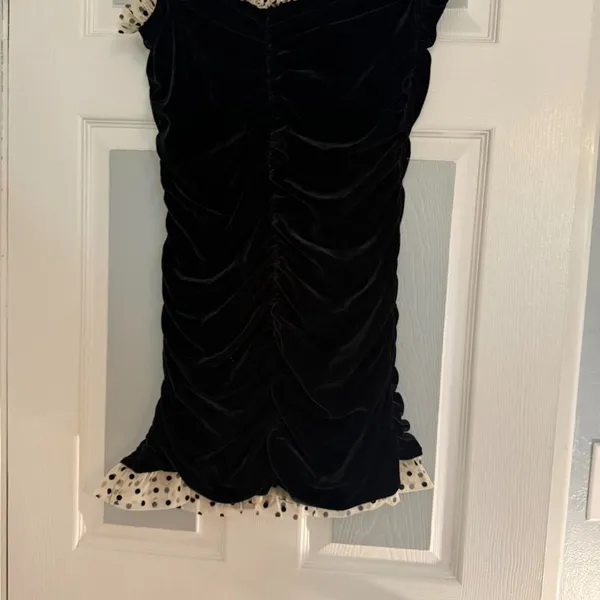 Urban Outfitters ( Kimchi Blue) Robin Velvet Sweetheart Mini Dress . NWOT - Image 6